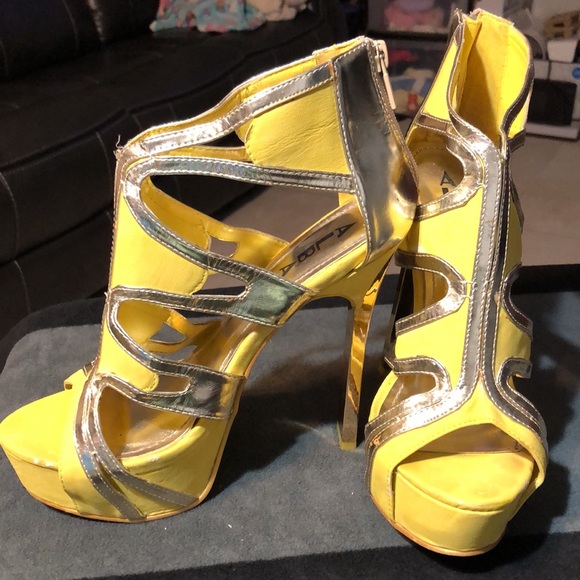 **********SOLD********** - Picture 2 of 4